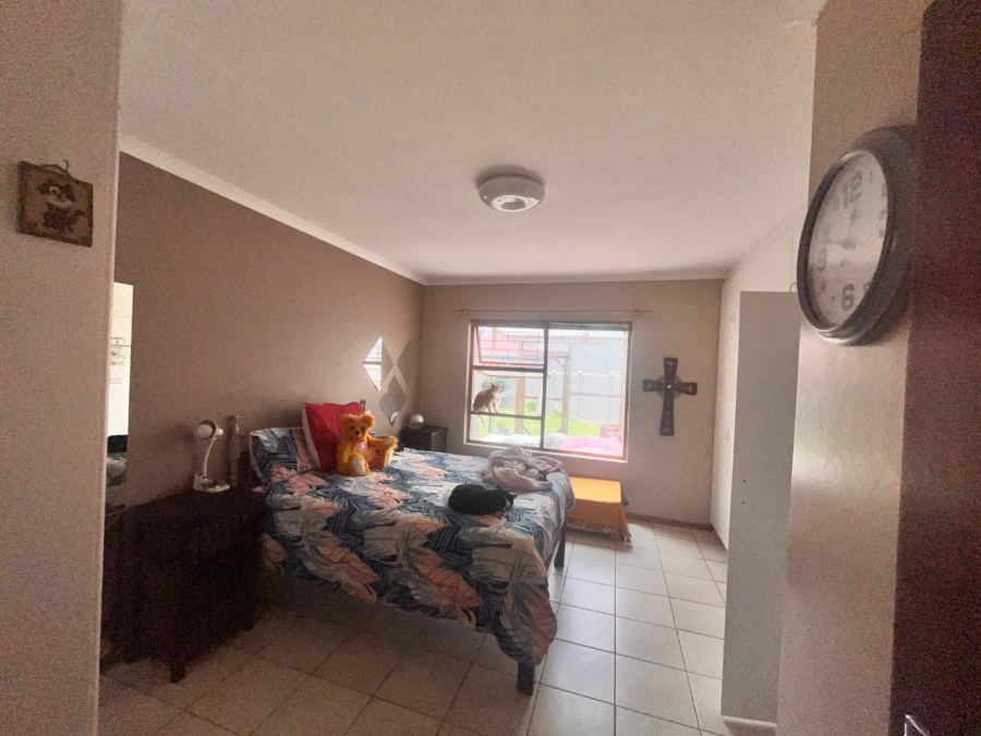 4 Bedroom Property for Sale in Wavecrest Eastern Cape